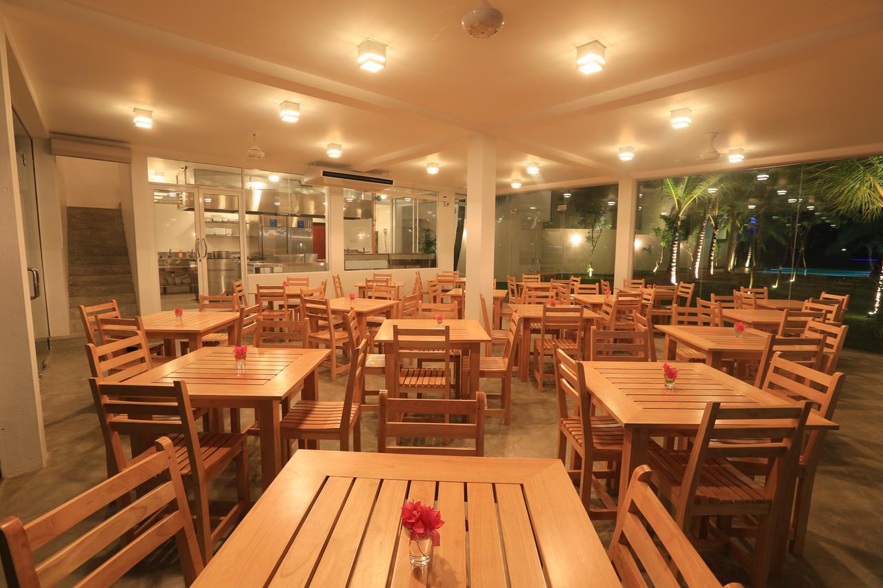 Hotel Arugambay Roccos Arugam Bay Esterno foto